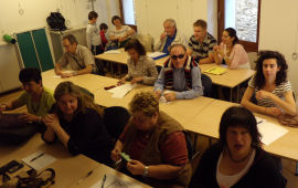 Parte del gruppo di partecipanti in classe nella Maison Grassy a La Salle (43964 bytes)